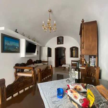 Apartment Argo Traditional Cave House