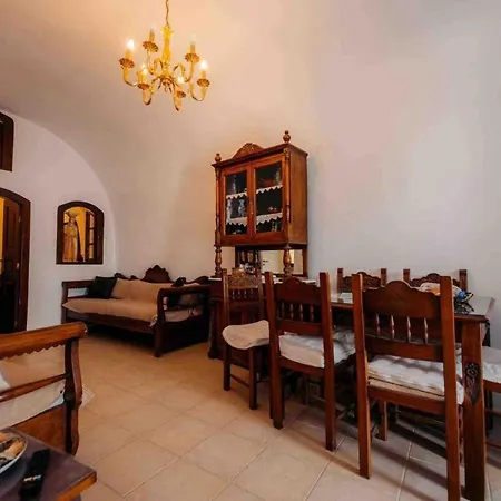 Argo Traditional Cave House Apartment *