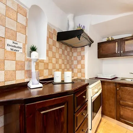 Argo Traditional Cave House Apartment *