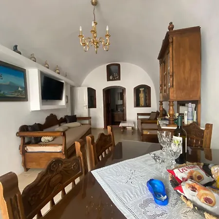 Argo Traditional Cave House Apartment Vothon